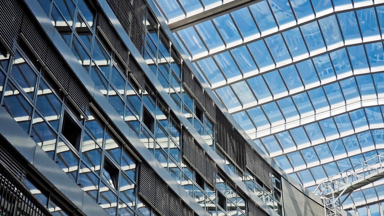 How Sun Facing Windows Impact Graphics: Opt For Clear UV Window Film